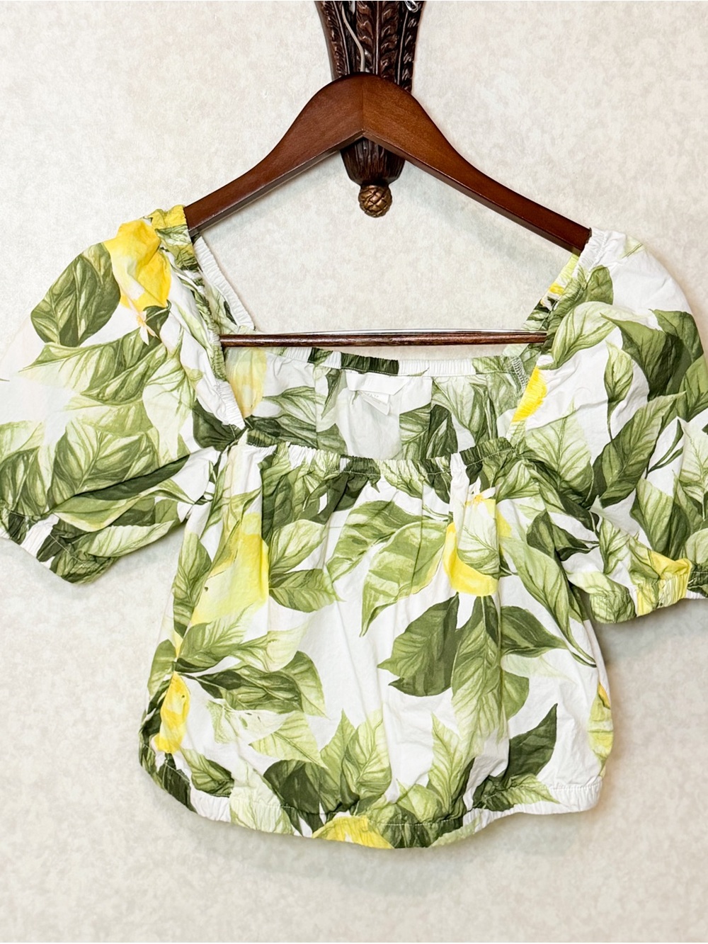 H&M Lemon Print Off Shoulder Crop Top XS White Green Cottagecore Summer EUC - Picture 2 of 6